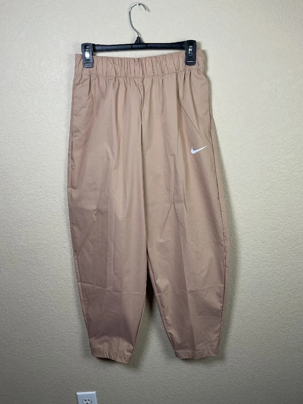 Nike Womens Small Tan Loose Fit High Rise Track Pants Athletic Running NWT